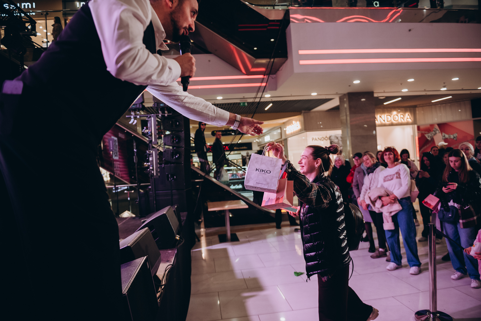 &quot;Весна у Gulliver – час святкувати!&quot; за участі: Єгора Андрюшина, Насті Цимбалару, Олени Тополі та Валентини Олеярник та розіграш від TOUS  image-230