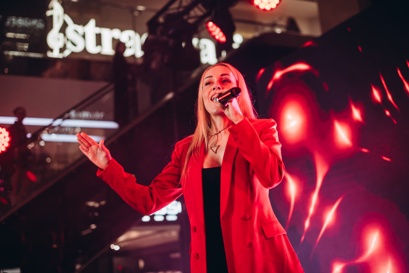 &quot;Весна у Gulliver – час святкувати!&quot; за участі: Єгора Андрюшина, Насті Цимбалару, Олени Тополі та Валентини Олеярник та розіграш від TOUS  image-238