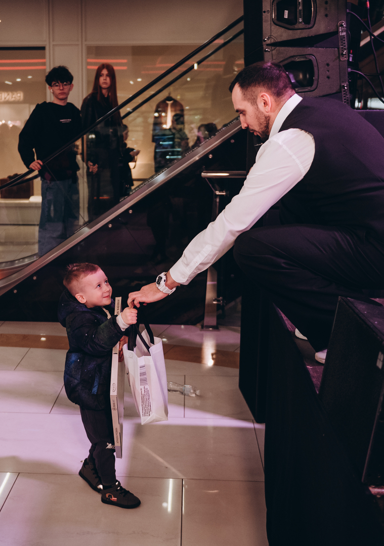 &quot;Весна у Gulliver – час святкувати!&quot; за участі: Єгора Андрюшина, Насті Цимбалару, Олени Тополі та Валентини Олеярник та розіграш від TOUS  image-245