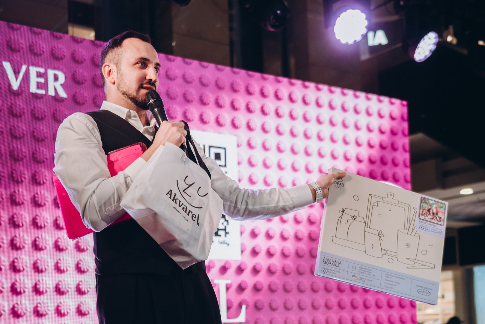 &quot;Весна у Gulliver – час святкувати!&quot; за участі: Єгора Андрюшина, Насті Цимбалару, Олени Тополі та Валентини Олеярник та розіграш від TOUS  image-264