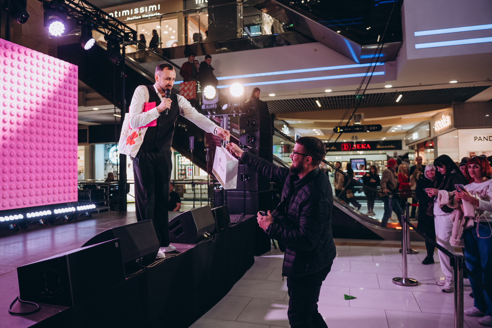 &quot;Весна у Gulliver – час святкувати!&quot; за участі: Єгора Андрюшина, Насті Цимбалару, Олени Тополі та Валентини Олеярник та розіграш від TOUS  image-265