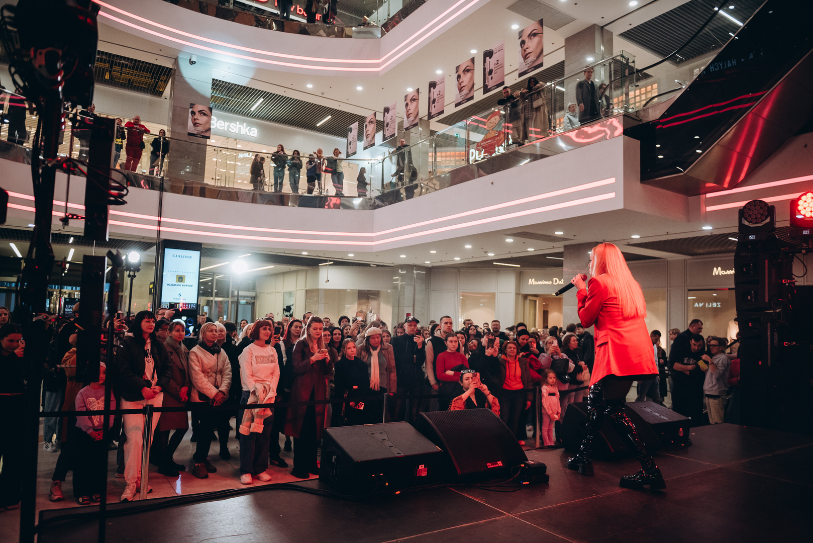 &quot;Весна у Gulliver – час святкувати!&quot; за участі: Єгора Андрюшина, Насті Цимбалару, Олени Тополі та Валентини Олеярник та розіграш від TOUS  image-301