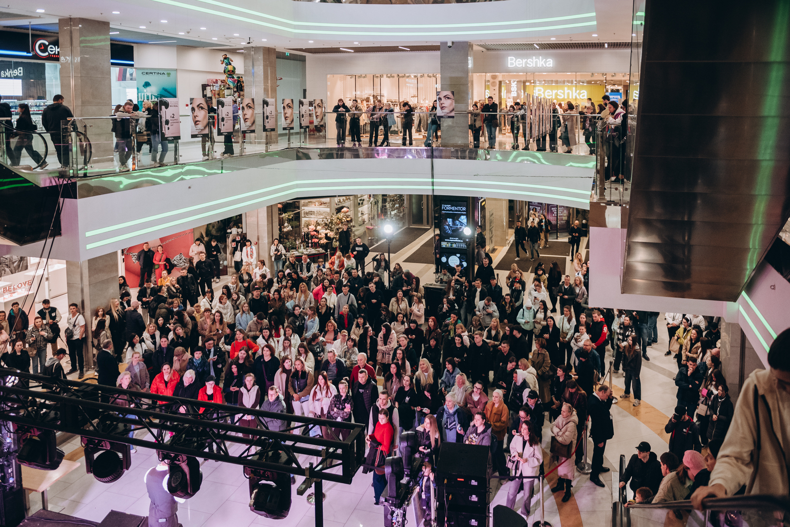 &quot;Весна у Gulliver – час святкувати!&quot; за участі: Єгора Андрюшина, Насті Цимбалару, Олени Тополі та Валентини Олеярник та розіграш від TOUS  image-310