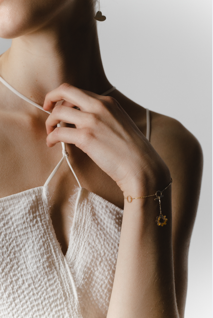 Your special love Story: SOVA presents a capsule collection of jewelry for Valentine&#039;s Day image-1