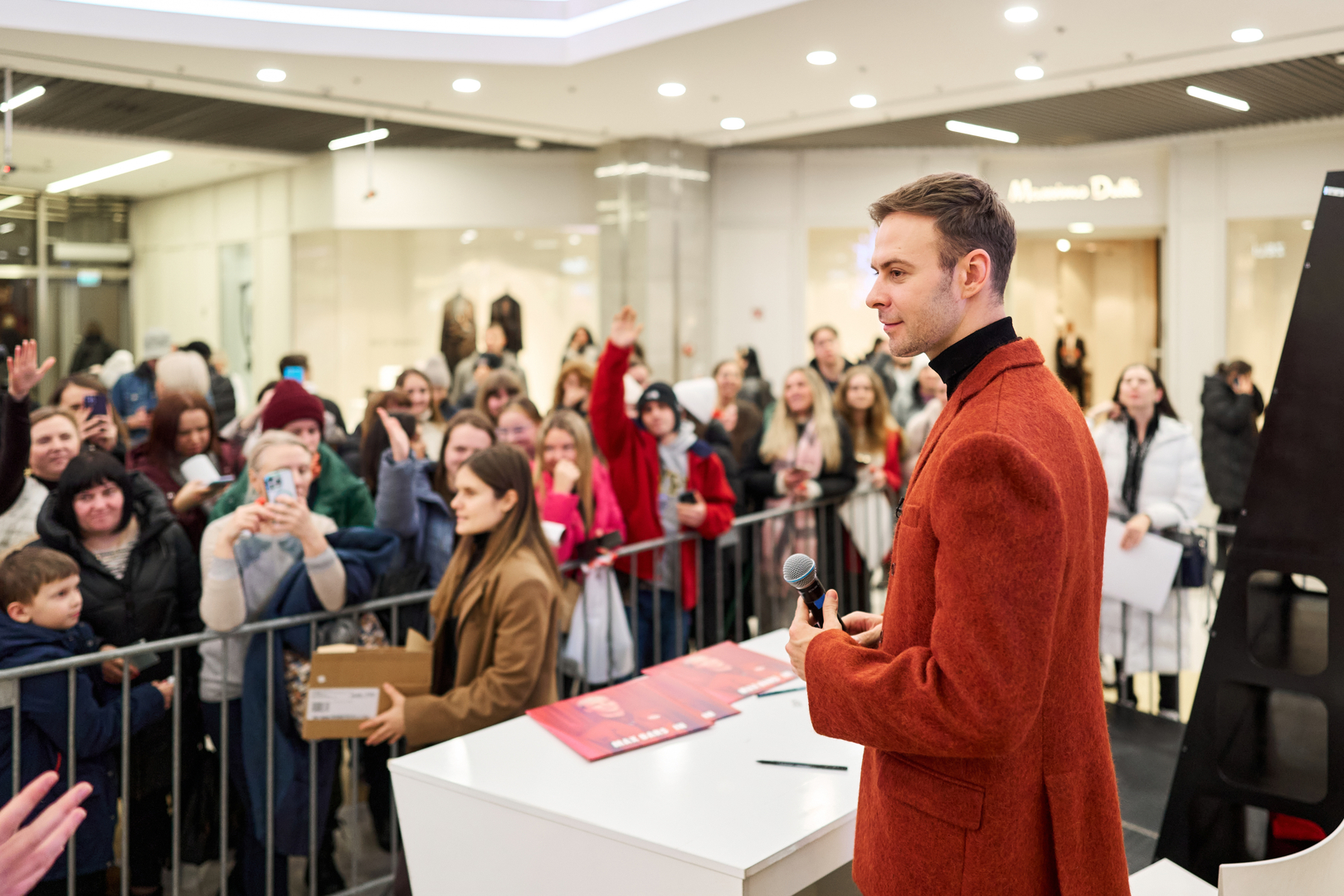 Фан-зустріч Макс Барських image-157