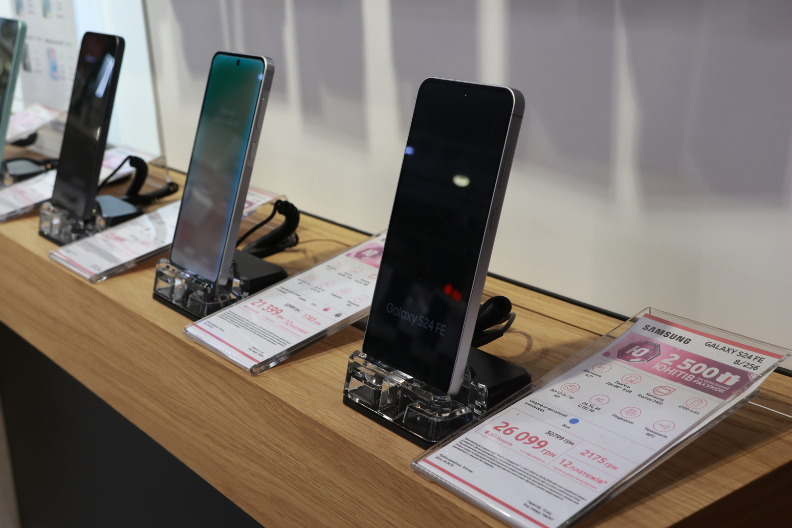 Великий розіграш подарунків до відкриття оновленого магазину Vodafone в ТРЦ Gulliver  image-0