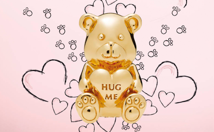Bear Theodore from the collection “Friends of PANDORA” celebrates his birthday today!
