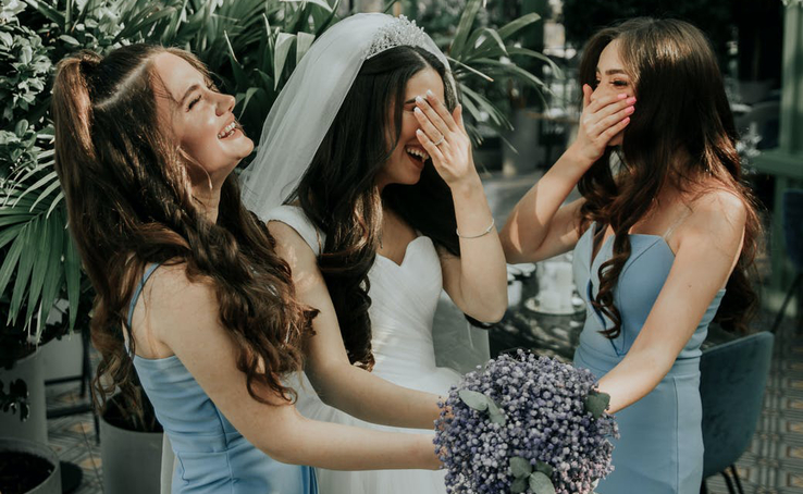 Look for bridesmaids: what dress to wear for a wedding