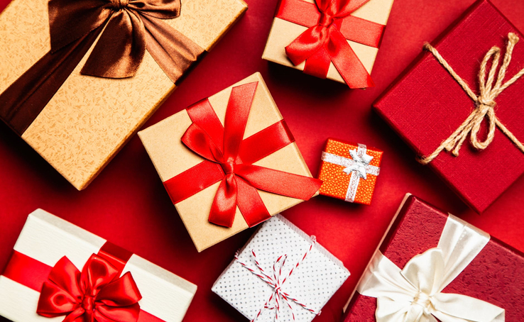 What to give a girl for her birthday: top options