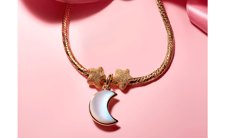 Подарунковий сезон відкрито з Pandora!